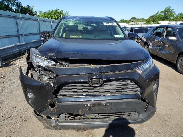 Photo 5 from auction – 2021 TOYOTA RAV4 XLE with VIN JTMP1RFV9MD077676