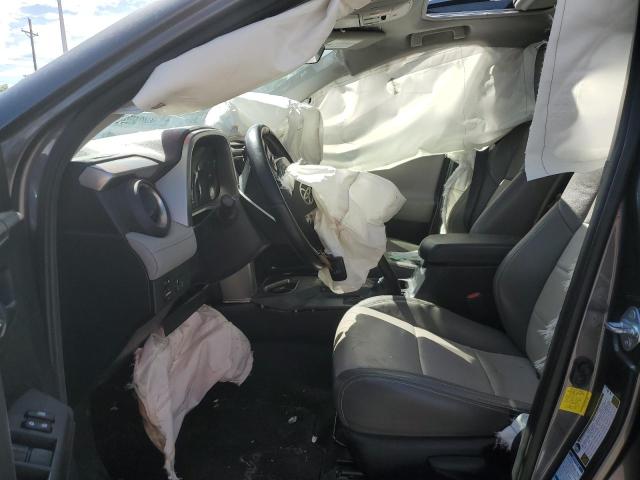 Photo 7 from auction – 2017 TOYOTA RAV4 with VIN JTMRJREV1HD103669