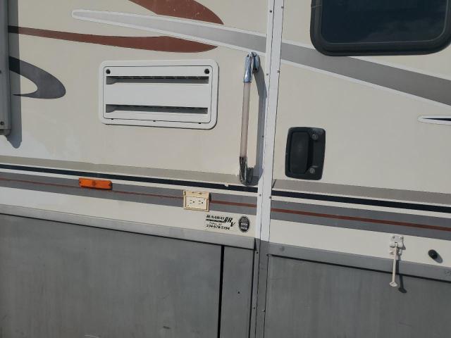 Photo 6 from auction – 2001 WORKHORSE CUSTOM CHASSIS MOTORHOME with VIN 5B4MP67G213326729