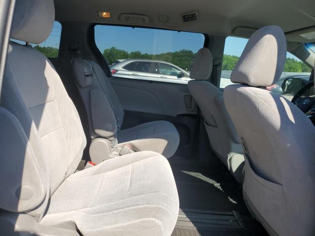 Photo 11 from auction – 2017 TOYOTA SIENNA LE with VIN 5TDKZ3DC6HS771334