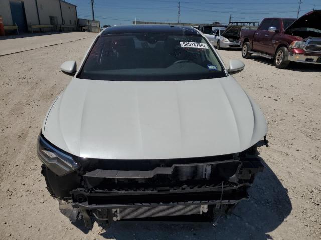 Photo 5 from auction – 2024 VOLKSWAGEN JETTA SE with VIN 3VW7M7BU3RM032508