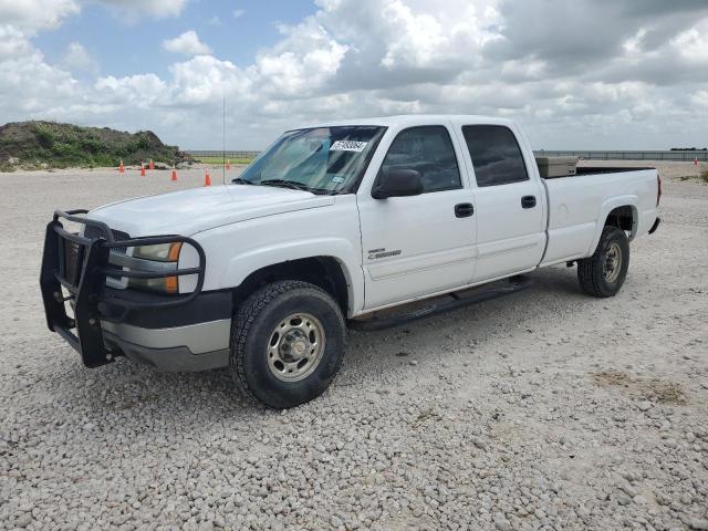 CHEVROLET SILVERADO 2003 with VIN 1GCHC23103F225613 - Photo from auction