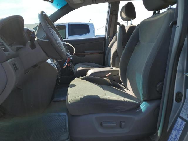 Photo 7 from auction – 2004 TOYOTA SIENNA XLE with VIN 5TDZA22C64S191269