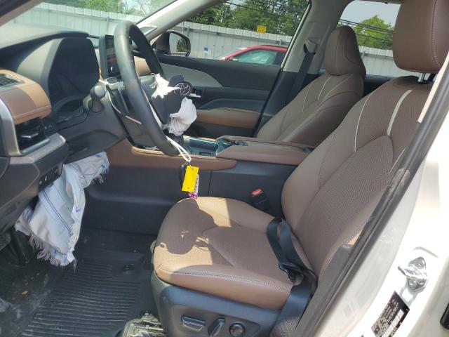 Photo 7 from auction – 2024 TOYOTA GRAND HIGH with VIN 5TDAAAB54RS005731