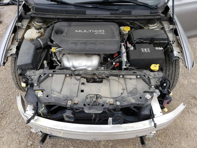 Photo 11 from auction – 2016 CHRYSLER 200 LIMITE with VIN 1C3CCCAB1GN197218