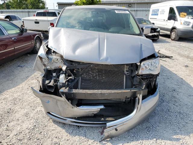 Photo 5 from auction – 2016 CHRYSLER TOWN & COU with VIN 2C4RC1BG3GR294444
