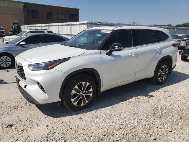 TOYOTA HIGHLANDER 2022 with VIN 5TDGZRBHXNS570829 - Photo from auction