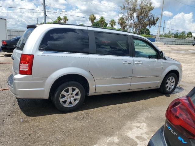 Photo 3 from auction – 2010 CHRYSLER TOWN & COU with VIN 2A4RR5D12AR337199