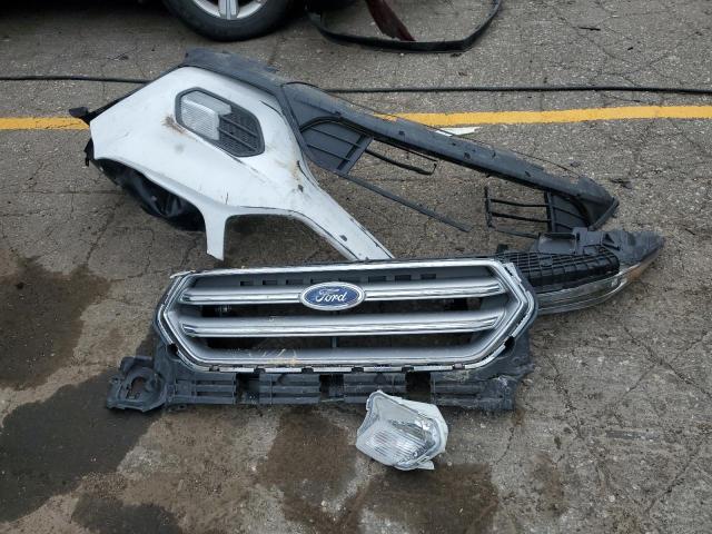 Photo 13 from auction – 2017 FORD ESCAPE SE with VIN 1FMCU0GD8HUB14192