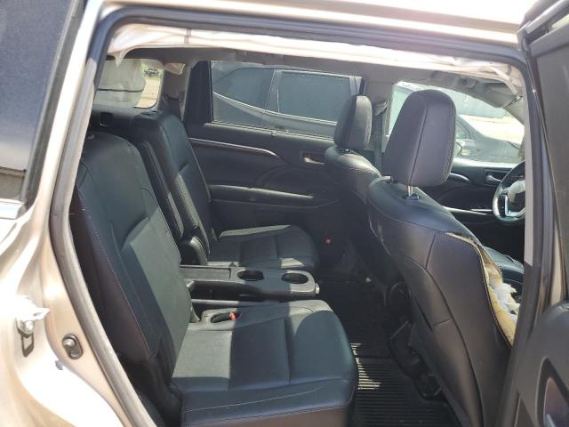 Photo 11 from auction – 2016 TOYOTA HIGHLANDER with VIN 5TDDKRFH9GS258358