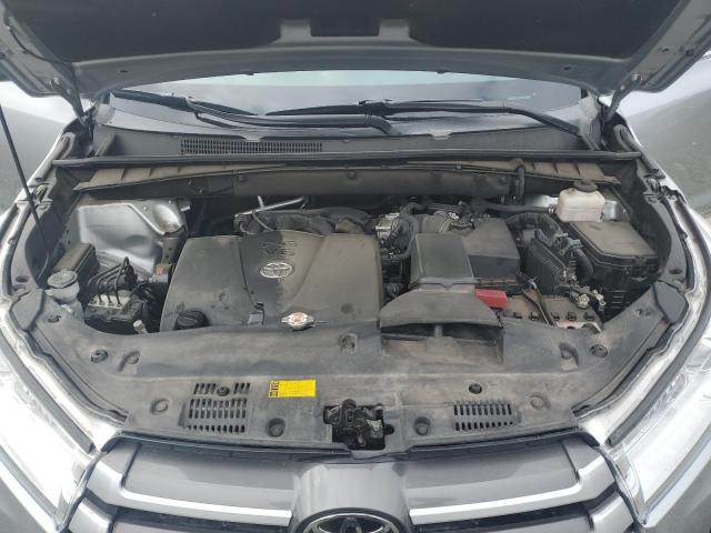 Photo 12 from auction – 2018 TOYOTA HIGHLANDER with VIN 5TDBZRFH2JS856687