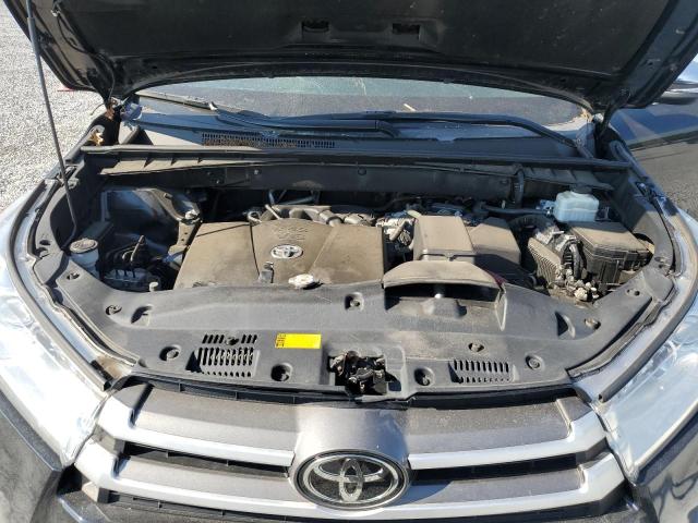 Photo 12 from auction – 2018 TOYOTA HIGHLANDER with VIN 5TDJZRFH5JS534427
