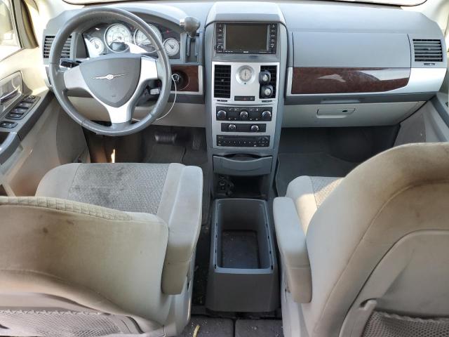 Photo 8 from auction – 2010 CHRYSLER TOWN & COU with VIN 2A4RR5D16AR109237