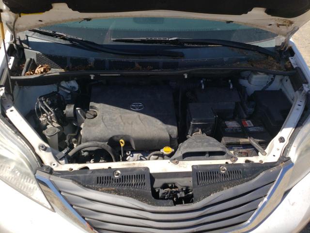 Photo 12 from auction – 2012 TOYOTA SIENNA XLE with VIN 5TDYK3DC1CS278488