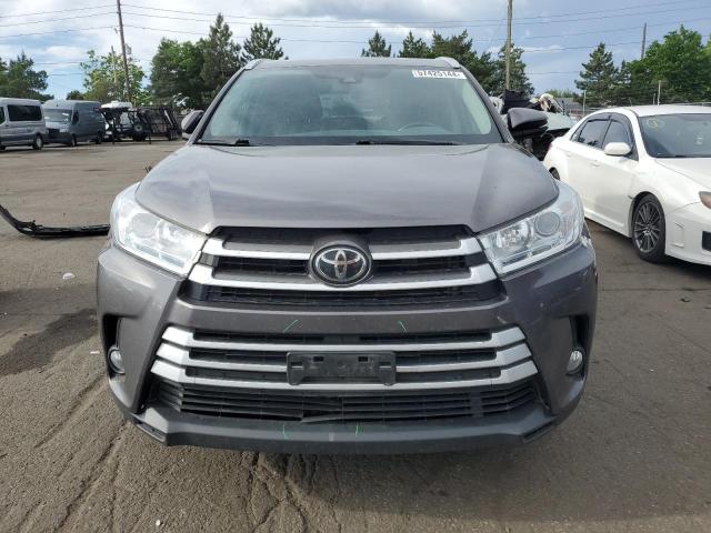 Photo 5 from auction – 2018 TOYOTA HIGHLANDER with VIN 5TDJZRFH0JS839365