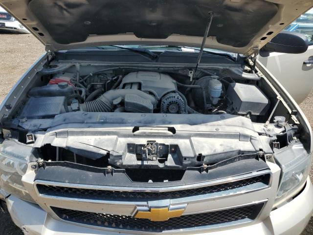 Photo 11 from auction – 2011 CHEVROLET SUBURBAN C1500 with VIN 1GNSC5E02BR229713