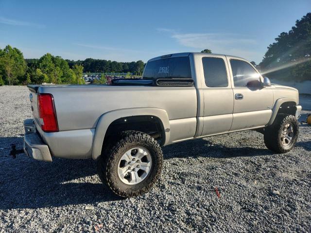 Photo 3 from auction – 2003 CHEVROLET SILVERADO with VIN 1GCEK19T03E175200