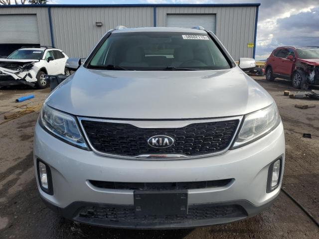 Photo 5 from auction – 2015 KIA SORENTO LX with VIN 5XYKTCA69FG557321