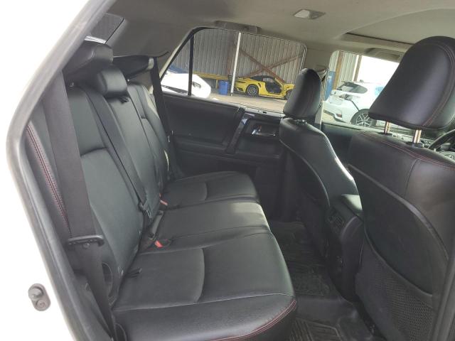Photo 10 from auction – 2014 TOYOTA 4RUNNER SR with VIN JTEBU5JR1E5160854