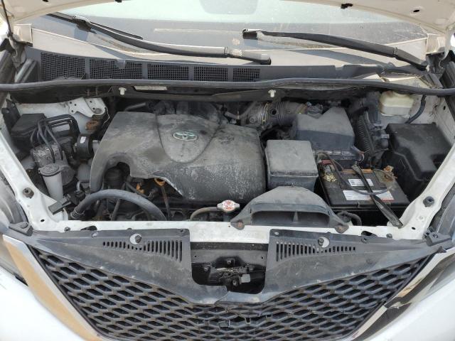 Photo 12 from auction – 2017 TOYOTA SIENNA SE with VIN 5TDXZ3DC3HS860218