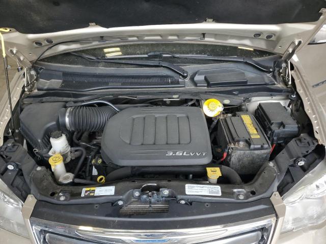 Photo 11 from auction – 2015 CHRYSLER TOWN & COU with VIN 2C4RC1CG9FR627579