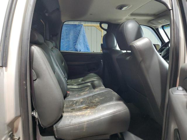 Photo 10 from auction – 2004 CHEVROLET AVALANCHE with VIN 3GNEK12T64G179862
