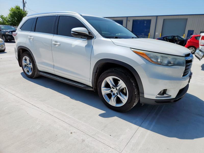 Photo 4 from auction – 2015 TOYOTA HIGHLANDER with VIN 5TDYKRFHXFS068858
