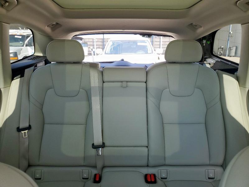 Photo 10 from auction – 2022 VOLVO XC60 B5 MO with VIN YV4L12DK5N1074398
