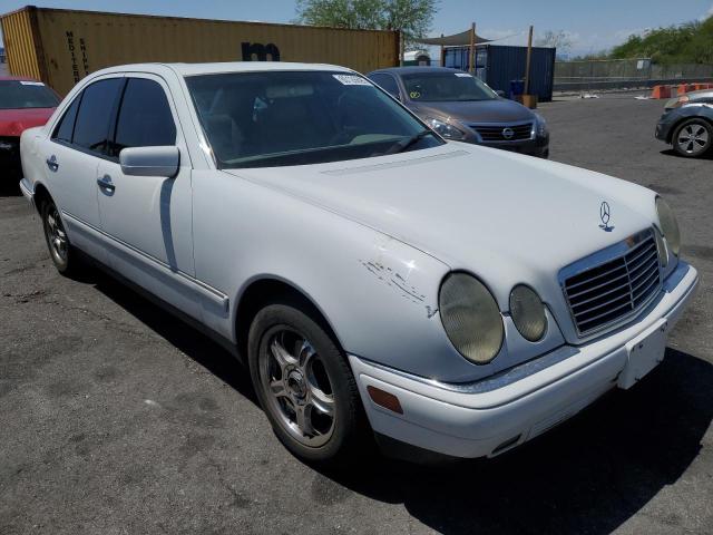 Photo 4 from auction – 1999 MERCEDES-BENZ E320 with VIN WDBJF65H5XA764630