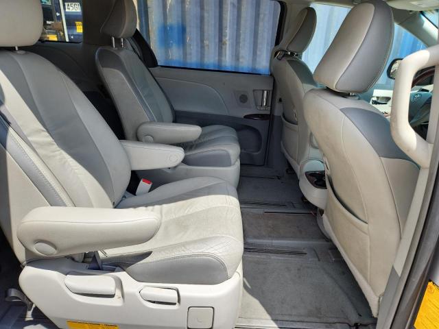 Photo 11 from auction – 2011 TOYOTA SIENNA XLE with VIN 5TDYK3DC6BS024449