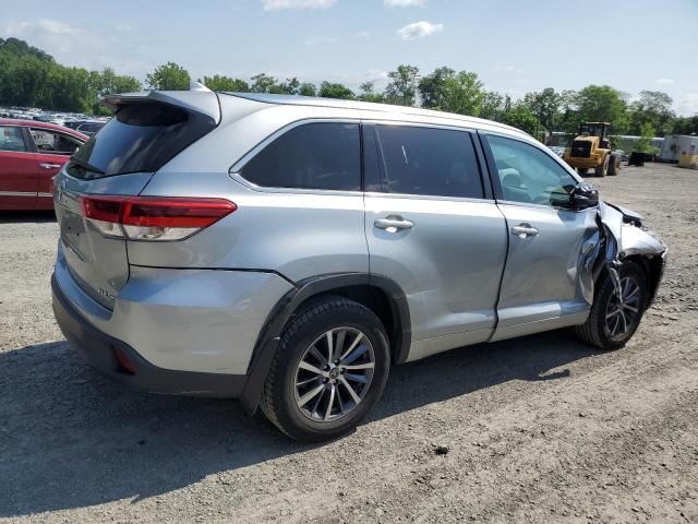 Photo 3 from auction – 2017 TOYOTA HIGHLANDER with VIN 5TDJZRFH7HS473737