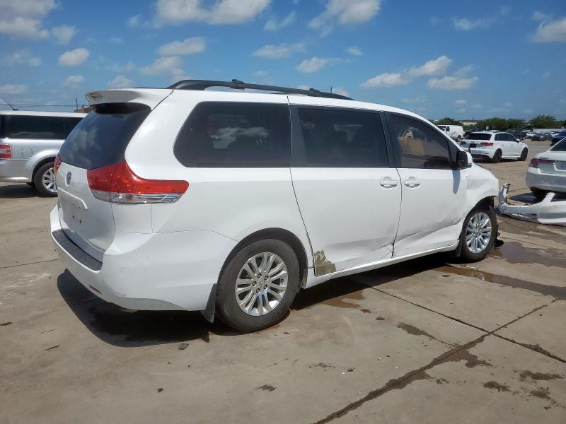 Photo 3 from auction – 2011 TOYOTA SIENNA XLE with VIN 5TDYK3DC9BS058577
