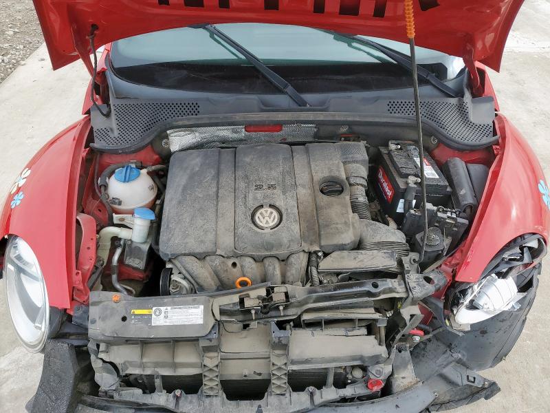 Photo 11 from auction – 2013 VOLKSWAGEN BEETLE with VIN 3VWFP7AT7DM632629