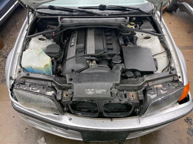 Photo 11 from auction – 2001 BMW 325 IT with VIN WBAAW33451ET41673