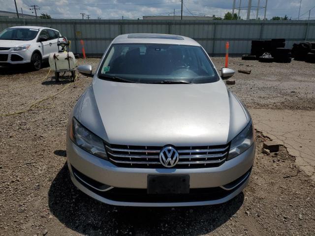 Photo 5 from auction – 2012 VOLKSWAGEN PASSAT SEL with VIN 1VWCP7A32CC063529