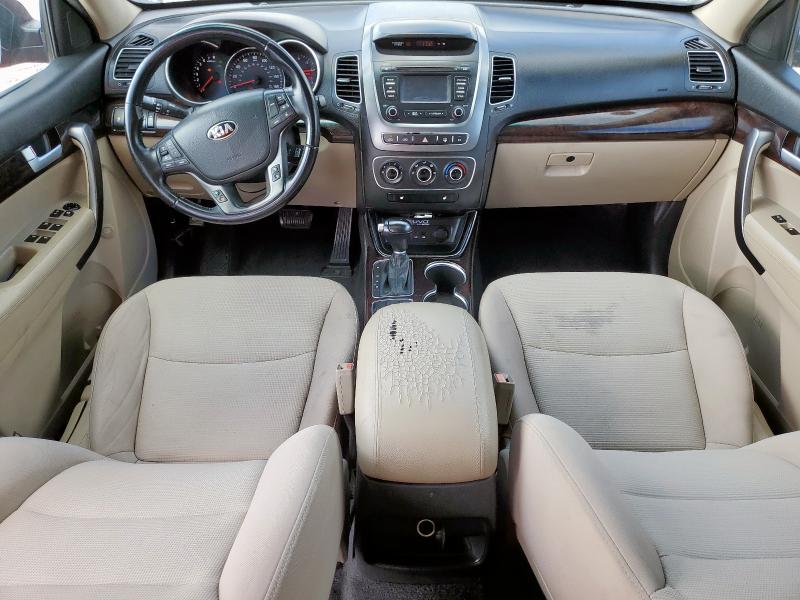 Photo 8 from auction – 2015 KIA SORENTO LX with VIN 5XYKT4A66FG587723
