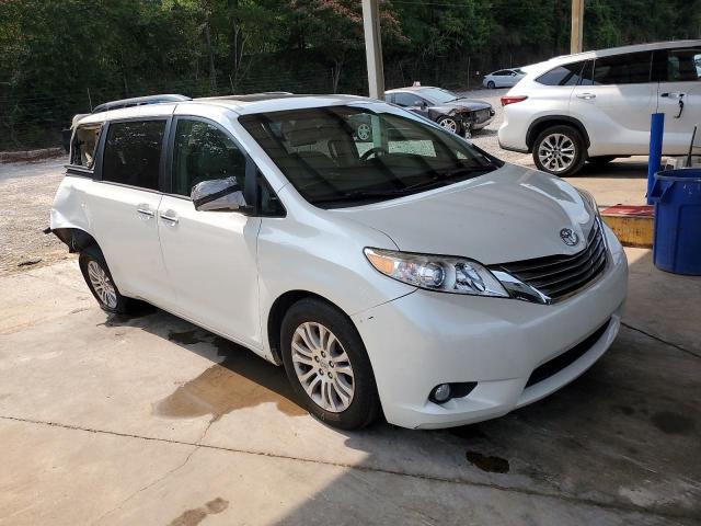 Photo 4 from auction – 2017 TOYOTA SIENNA XLE with VIN 5TDYZ3DC4HS867912