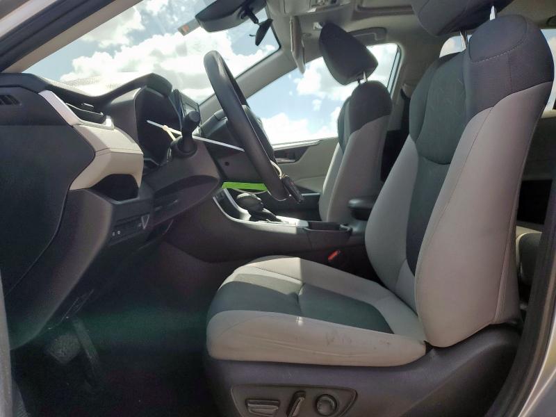 Photo 7 from auction – 2019 TOYOTA RAV4 XLE with VIN 2T3W1RFV2KC015887