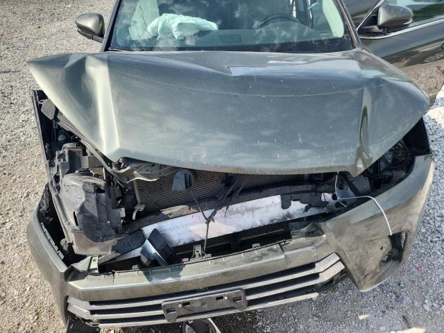 Photo 12 from auction – 2018 TOYOTA HIGHLANDER with VIN 5TDDZRFH3JS888511