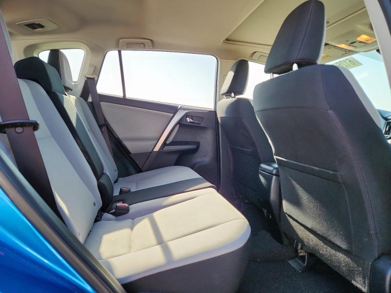 Photo 11 from auction – 2016 TOYOTA RAV4 XLE with VIN JTMWFREV0GJ090482