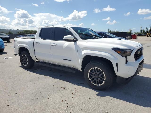 Photo 4 from auction – 2024 TOYOTA TACOMA DOU with VIN 3TMLB5JN3RM027833