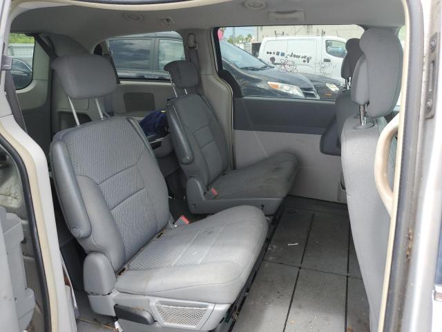 Photo 11 from auction – 2010 CHRYSLER TOWN & COU with VIN 2A4RR2D12AR374610