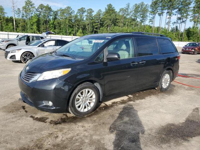 TOYOTA SIENNA XLE 2017 with VIN 5TDYZ3DC3HS840488 - Photo from auction