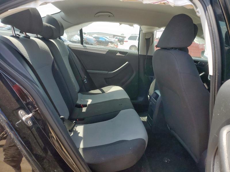 Photo 10 from auction – 2017 VOLKSWAGEN JETTA S with VIN 3VW2B7AJ1HM415000