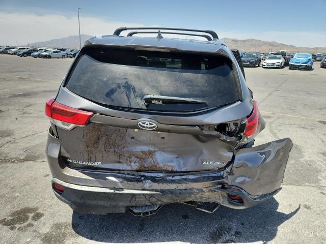 Photo 6 from auction – 2018 TOYOTA HIGHLANDER with VIN 5TDJZRFH1JS871628