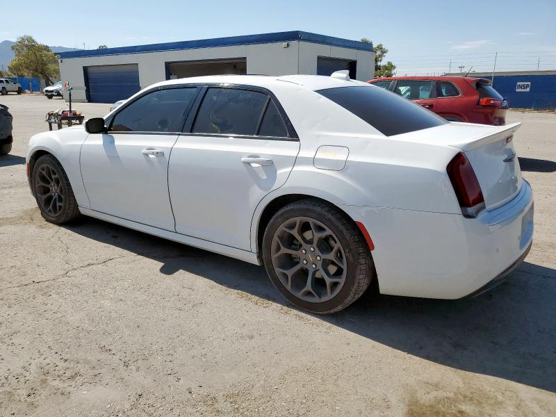 Фото 2 с аукциона – 2017 CHRYSLER 300 S с VIN 2C3CCABT9HH596951