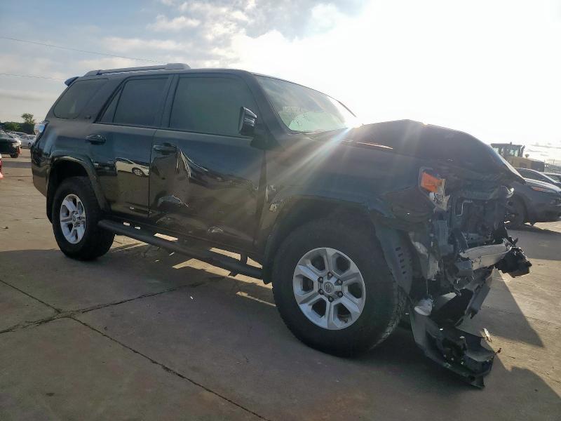 Photo 4 from auction – 2018 TOYOTA 4RUNNER SR with VIN JTEBU5JR4J5593563