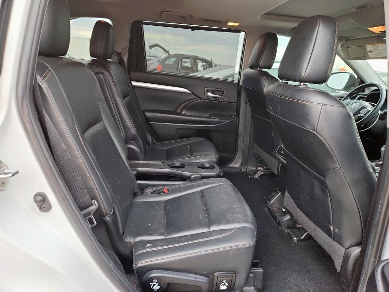 Photo 11 from auction – 2019 TOYOTA HIGHLANDER with VIN 5TDKZRFH9KS552998