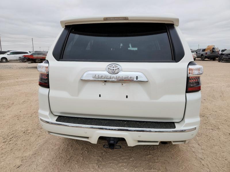 Photo 6 from auction – 2018 TOYOTA 4RUNNER SR with VIN JTEBU5JR9J5556198