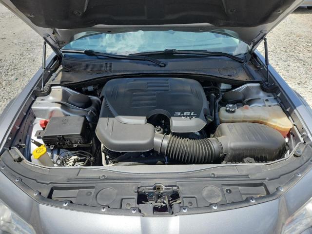 Photo 11 from auction – 2018 CHRYSLER 300 LIMITE with VIN 2C3CCAKG6JH300194